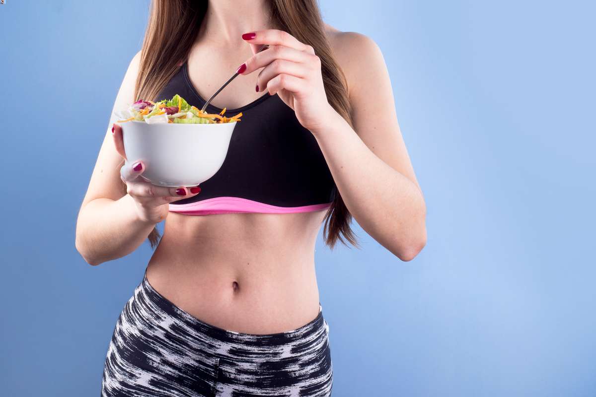 Co jeść aby szybko schudnąć z brzucha? Przykładowy jadłospis