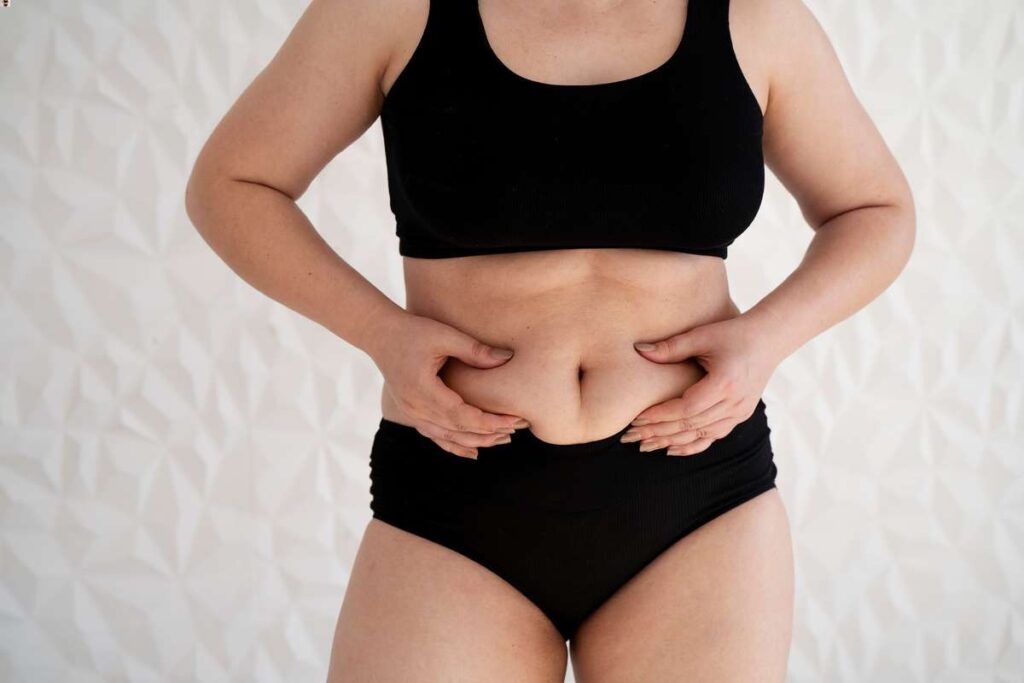 Co powoduje nadmiar tkanki tłuszczowej w obrębie brzucha?
