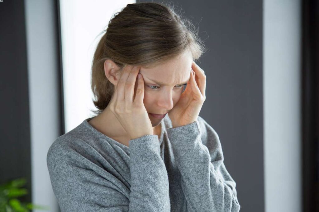 Czym jest migrenowy ból głowy i kogo najczęściej dotyczy?
